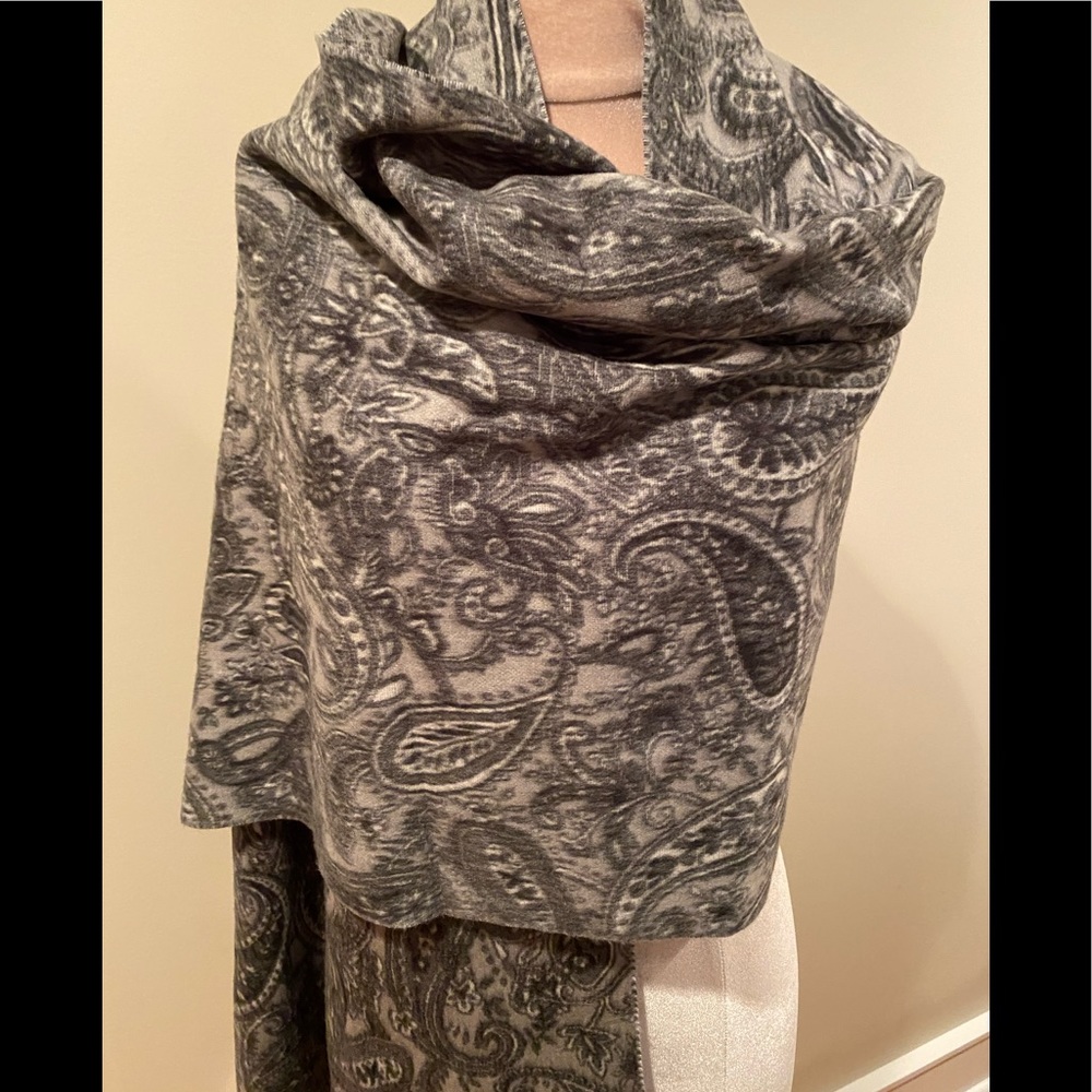Grey Paisley Fringed Wrap Made in Germany O/S